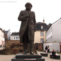 Trier - übergroße Plastik von Karl Marx (1818-1883)